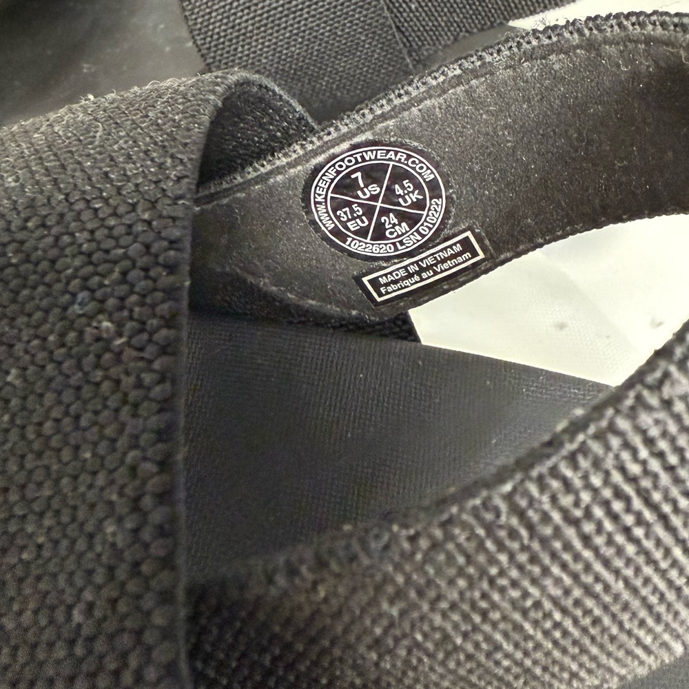 Keen black sandals - Picture 2 of 10